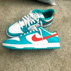 Miama dunks size 11